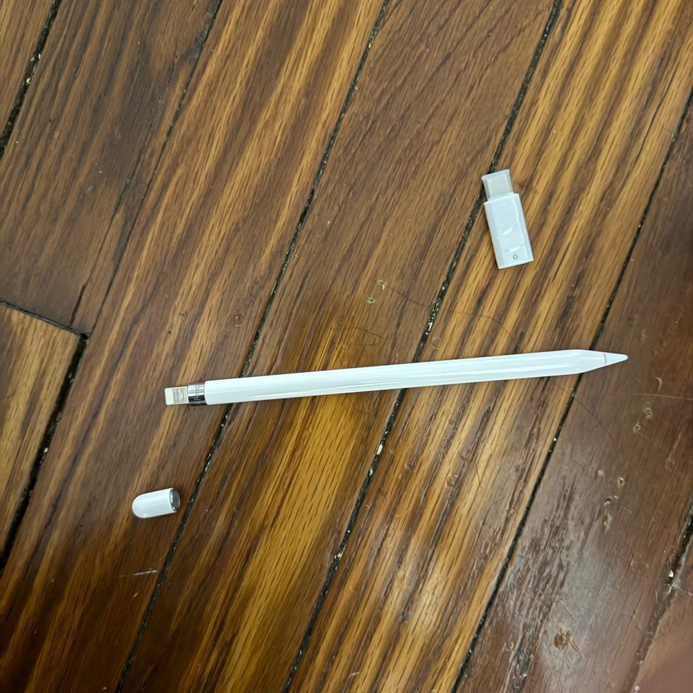 Apple Pencil 1st Generation with complimentary USBC adapter